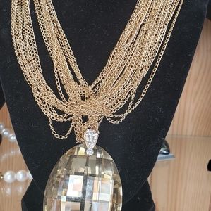 Gold fashion necklace, with pendant
